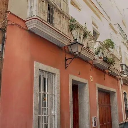 Penthouse With Large Terrace In Center Of شقة