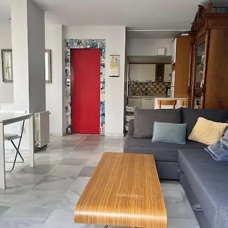 Penthouse With Large Terrace In Center Of شقة