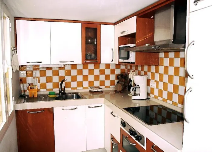 Penthouse With Large Terrace In Center Of Cádis