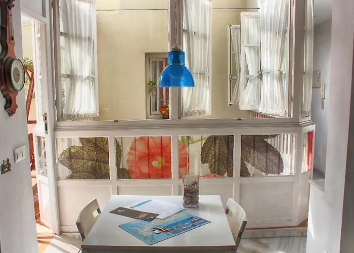 Penthouse With Large Terrace In Center Of Cádis